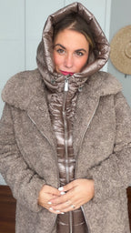 Abrigo peludo 2 en 1